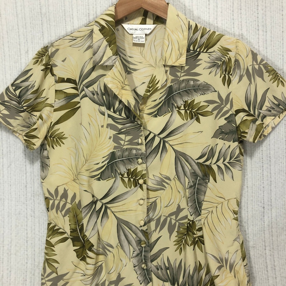 Casual Corner Silk Top Tropical Leaf Print Button Down Short Sleeve‎ Size 4